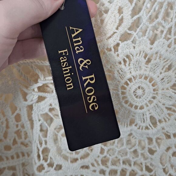 Ana & Rose Women's Crochet Tunic Top size Small - Picture 6 of 8